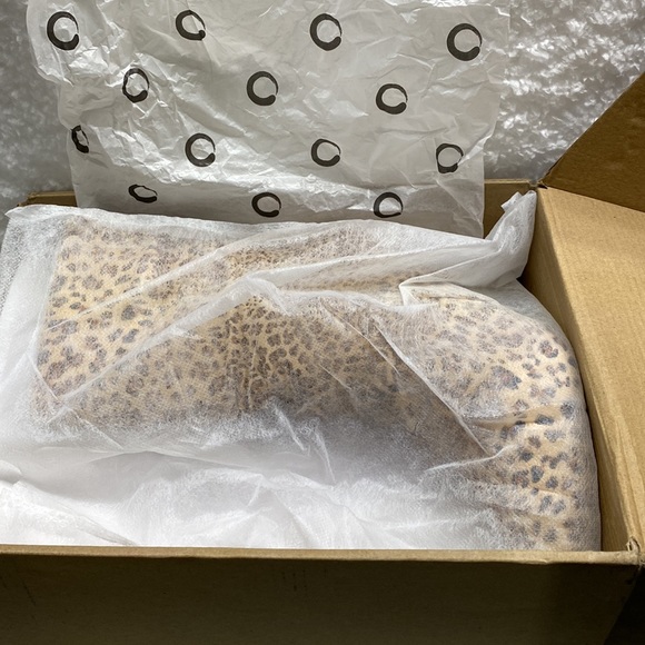 Leopard Ankle Boots/Size 8 - Picture 13 of 13